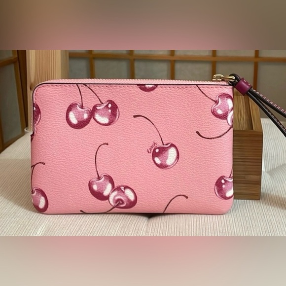 NEW! Coach Corner Zip Wristlet With Cherry Print Wristlet Clutch Wallet 🍒 - Picture 10 of 17